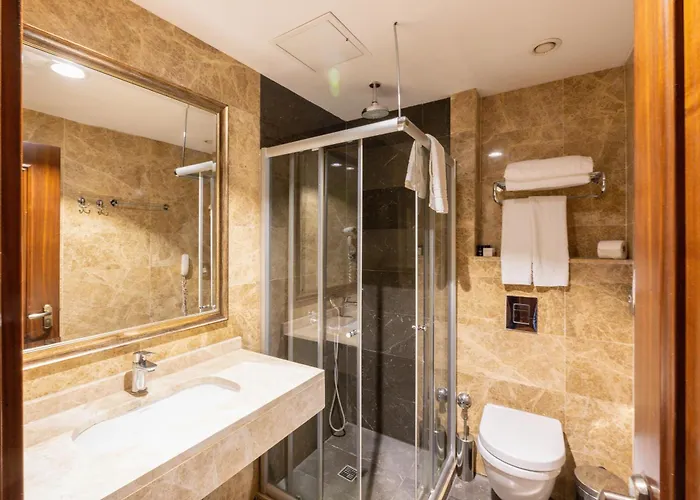 Crestium Taksim Prive & 4*