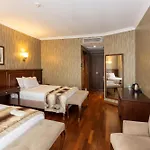 Crestium Taksim Prive & 4*