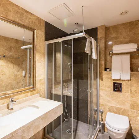 Crestium Taksim Prive & *