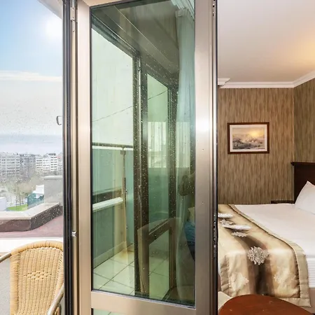 Crestium Taksim Prive & Hotel Istanbul