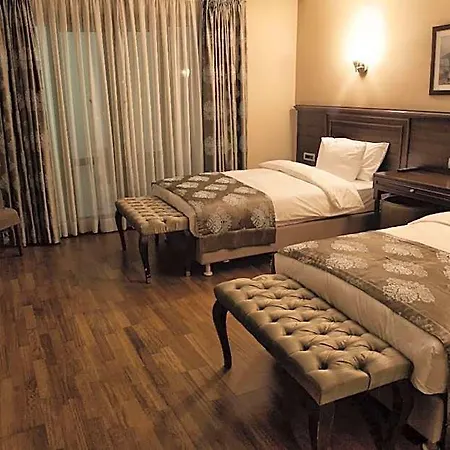 Crestium Taksim Prive & 4*