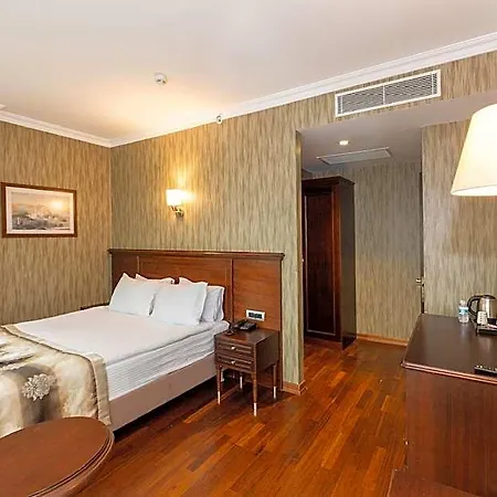 Crestium Taksim Prive & 4*