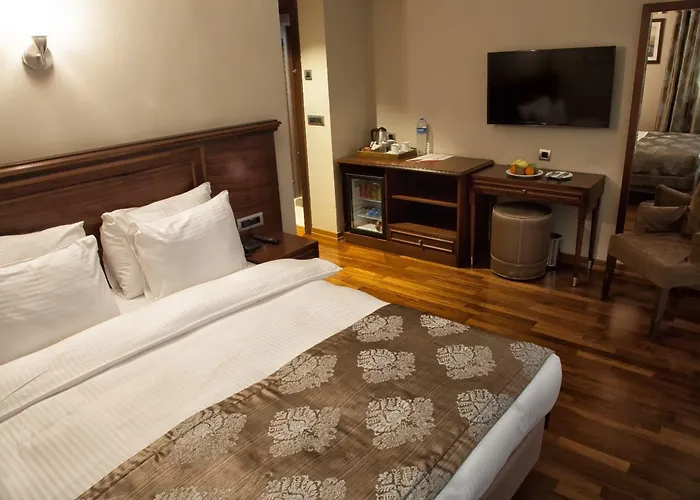 Crestium Taksim Prive & Hotel 4*