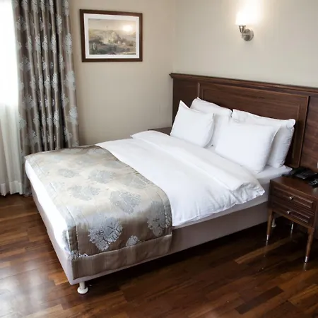 Crestium Taksim Prive & *